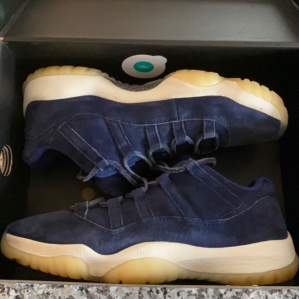 Jordan 11 low “RE2PECT”